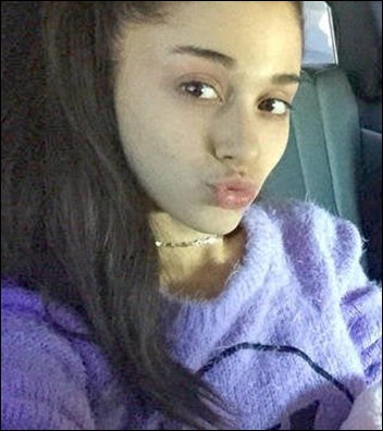 Ariana Grande selfie without makeup