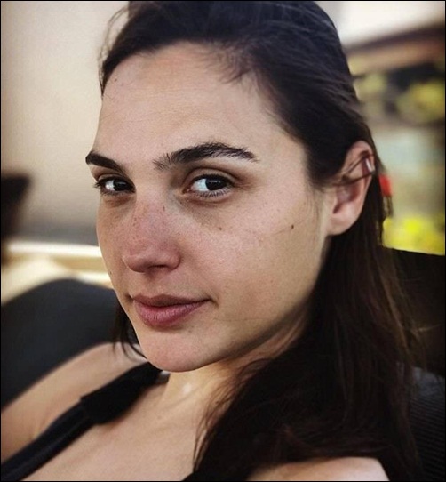 Gal Gadot makeup-free selfie