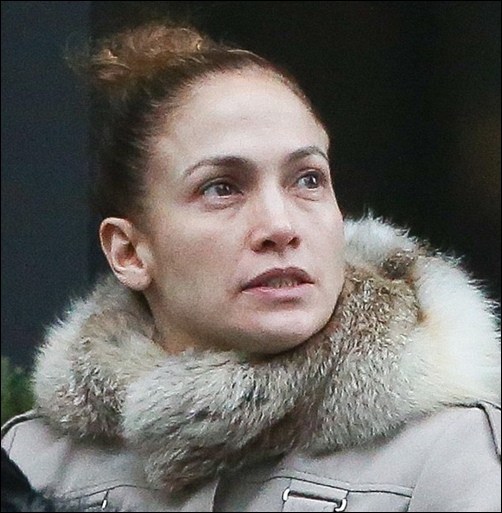 J. Lo looking beautiful without makeup