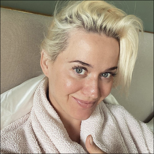 Katy Perry Makeup-free selfie