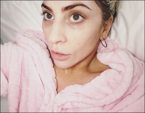 Lady Gaga No Makeup Selfie