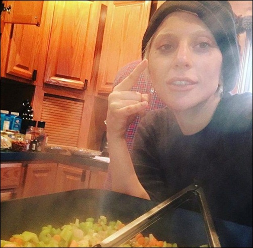 Lady Gaga without makeup Picture