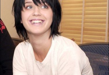 10 Katy Perry No Makeup Pictures from Young Age to Now
