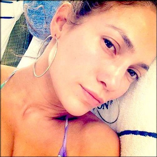 Zero-makeup selfie of Jennifer Lopez