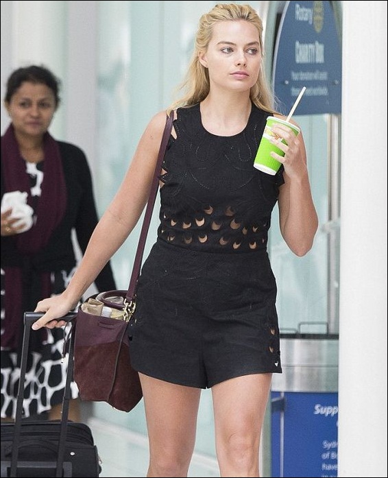 How Margot Robbie looks without makeup in real life