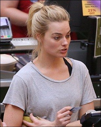 Picture of Margot Robbie with No Face Makeup