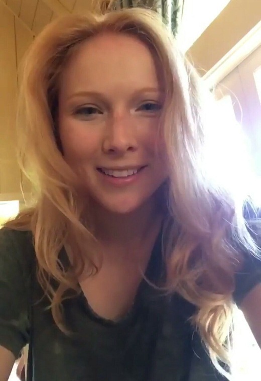 Molly Quinn Selfie without Makeup