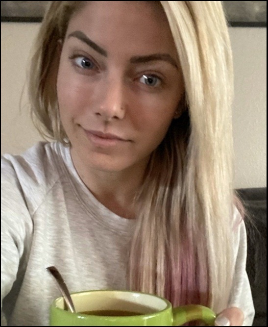Alexa Bliss No Makeup Selfie
