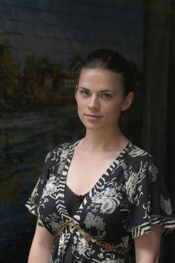 How Hayley Atwell Looks Makeup-Free