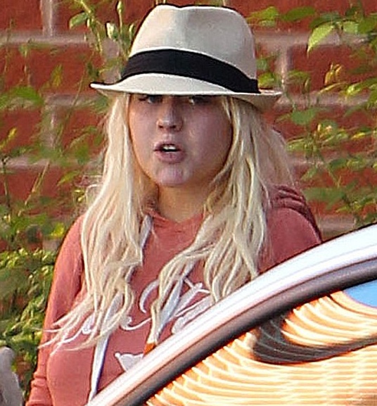 Christina Aguilera Makeup-free Face