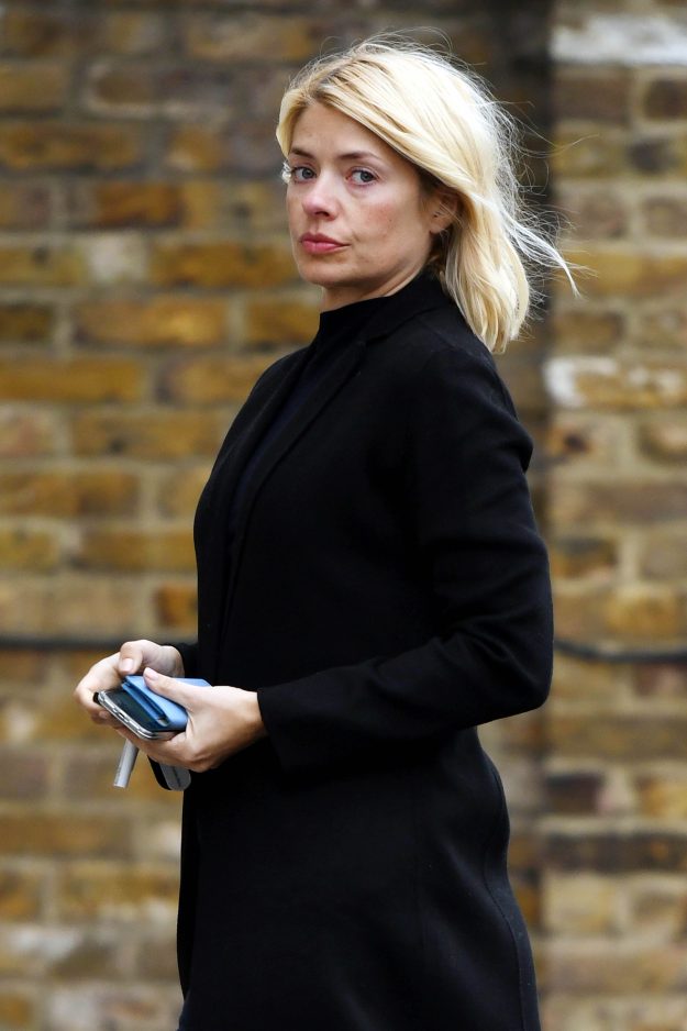 Holly Willoughby Face Without Makeup
