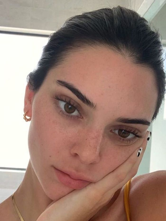 Kendall Jenner No-Makeup Selfie
