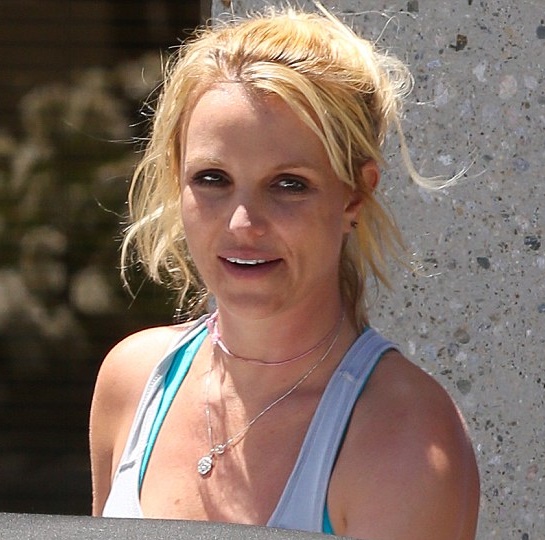 Britney Spears No-Makeup Routine