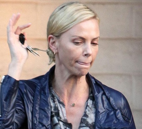 Charlize Theron Face With No-Makeup