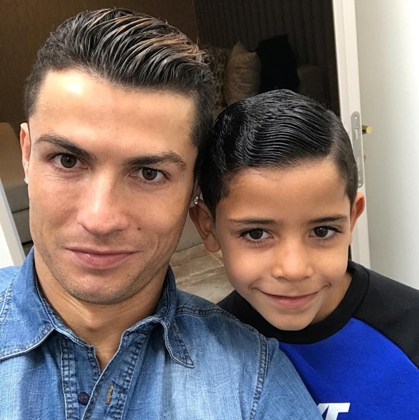 Cristiano Ronaldo Makeup-Free Selfie