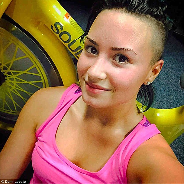 Demi Lovato Face With No-Makeup