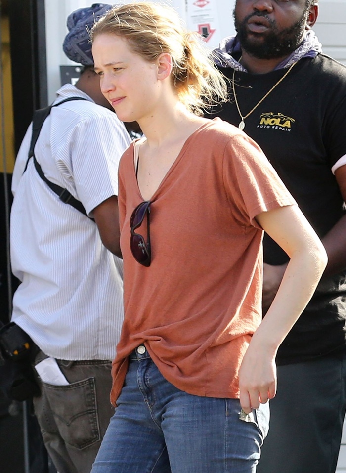 How Jennifer Lawrence Looks Naturally