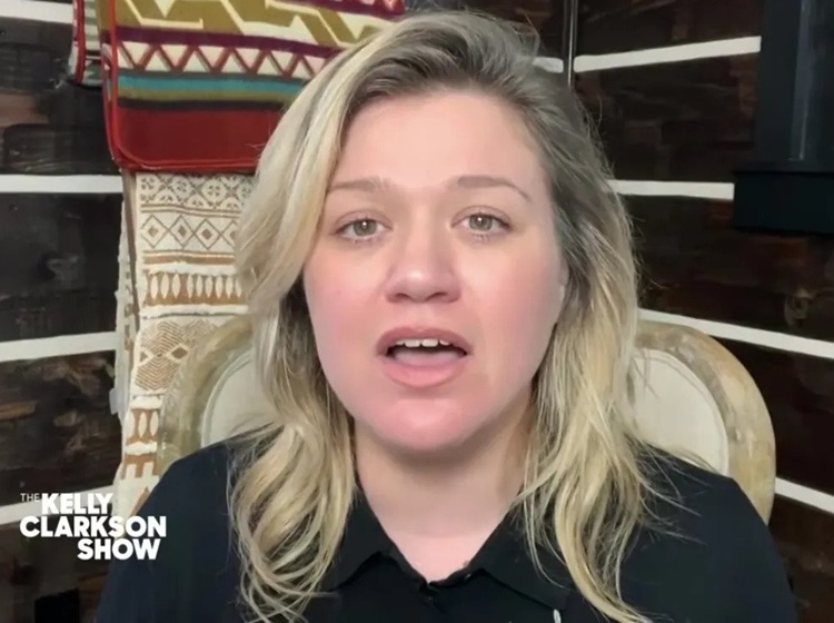 Pictures of Kelly Clarkson Without Makeup