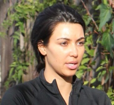 Kim Kardashian No Makeup Pictures Showing Her Natural Face