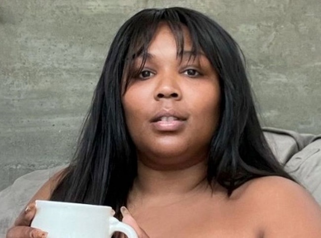 Lizzo Face Without Makeup